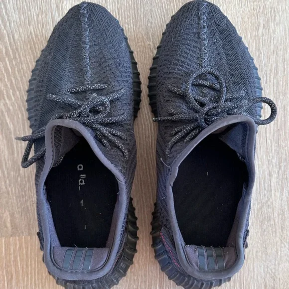 ADIDAS YEEZY
